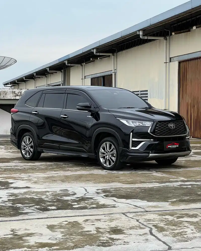 Toyota innova zenix Q 2024 kilometer 4 ribu