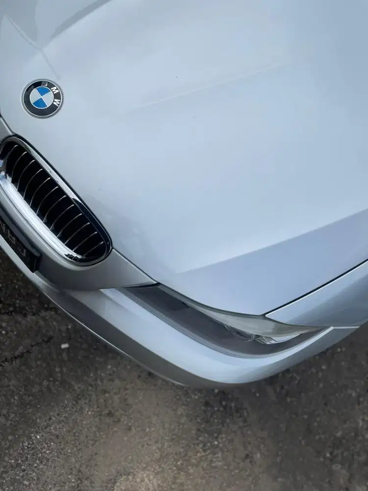 BMW 320i E90 LCI 2011