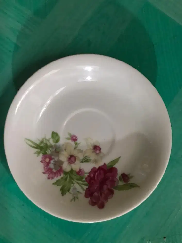 Piring Cabe Porselein