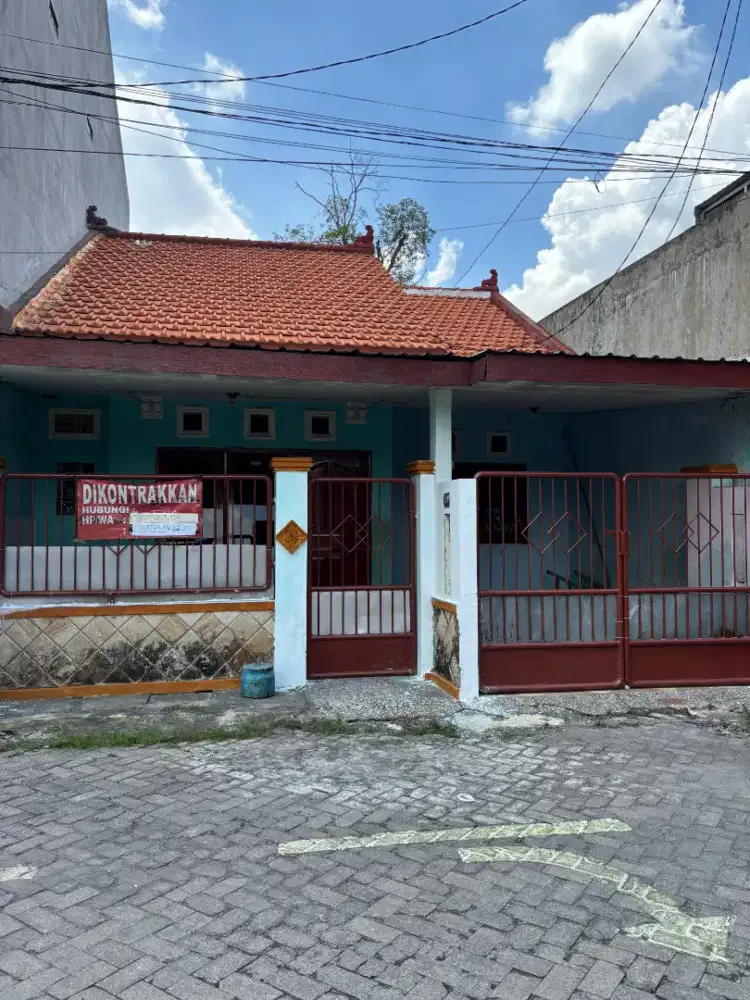 DISEWAKAN RUMAH