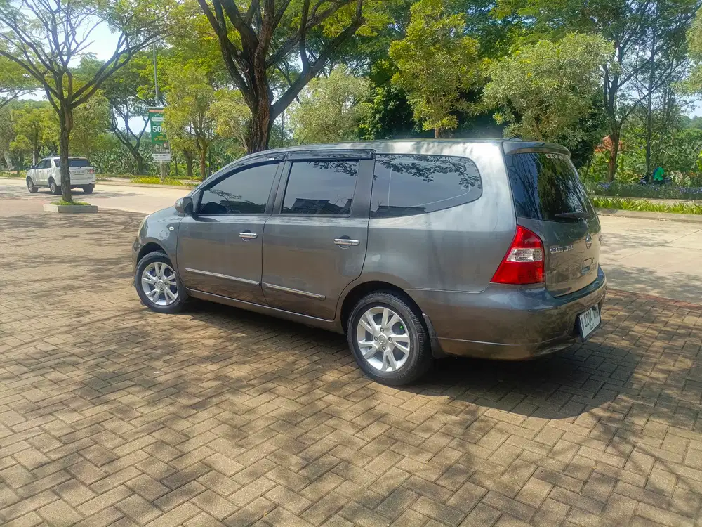 Nissan Grand livina 2013 Bensin