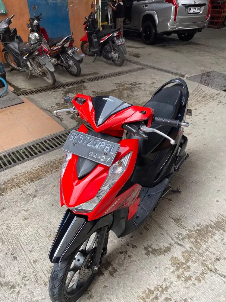 BEAT 2022 MERAH HITAM