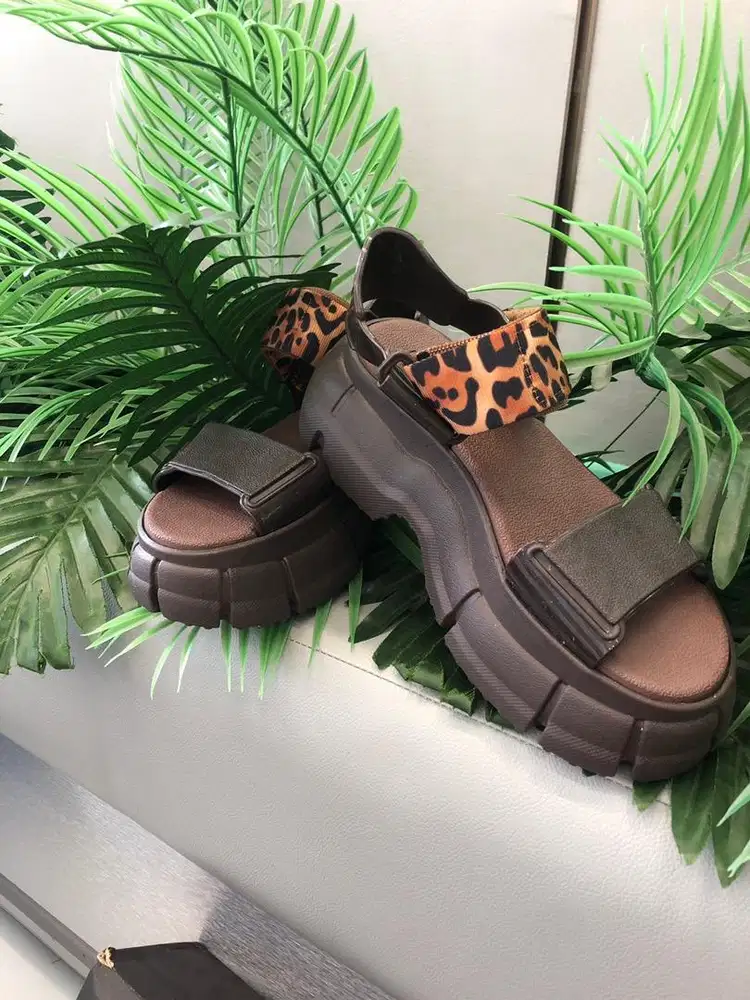 dijual sepatu sendal wedges mellisa