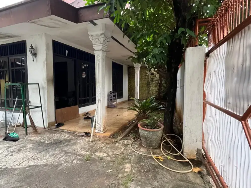 Rumah Tua Lingkungan Bebas Banjir di Rawamangun, Jakarta Timur