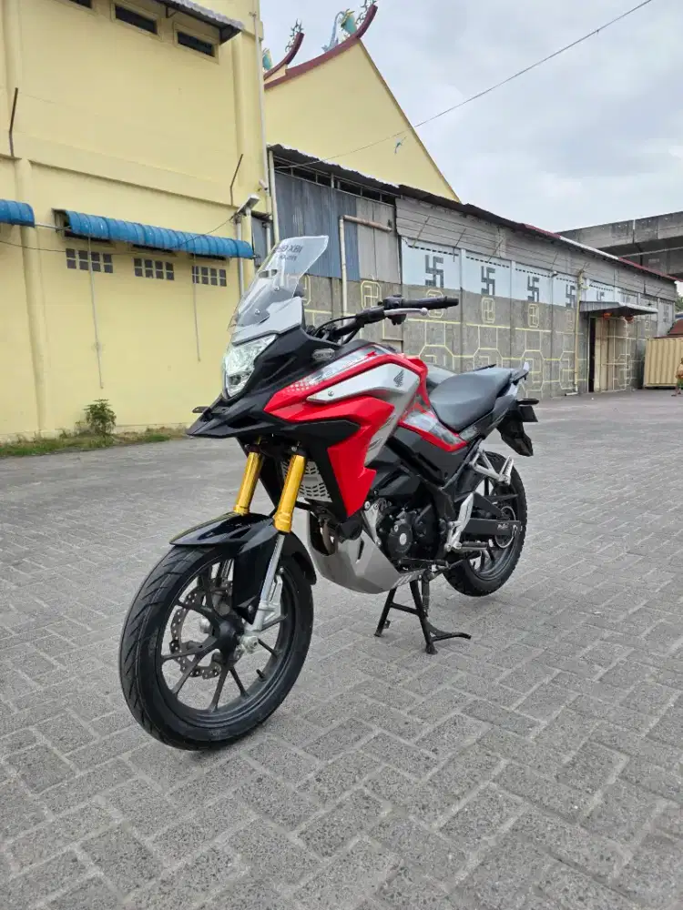 Honda CB150X Merah Silver 2022 pemakaian 2023