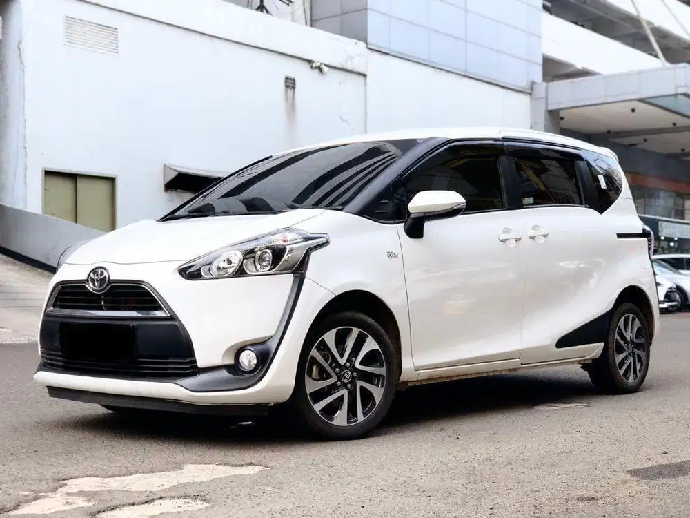 TOYOTA SIENTA 1.5 V AT 2019 PUTIH