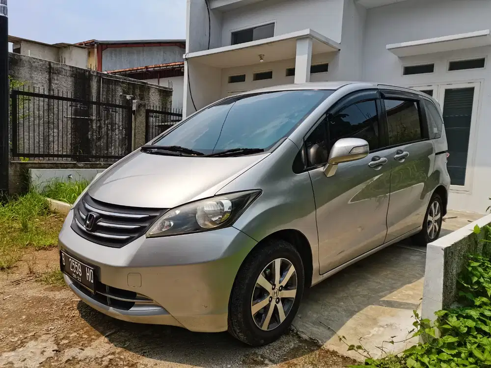 Honda Freed 2010 Bensin