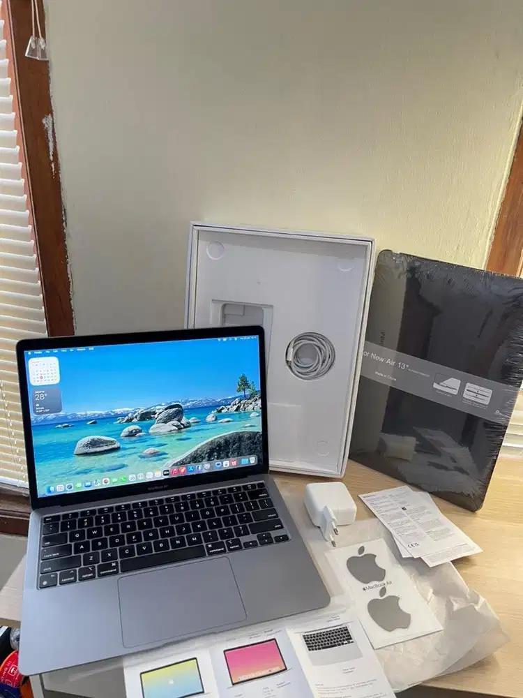 Macbook Air M1 ssd 256gb Fullset Ori Jual Cepat