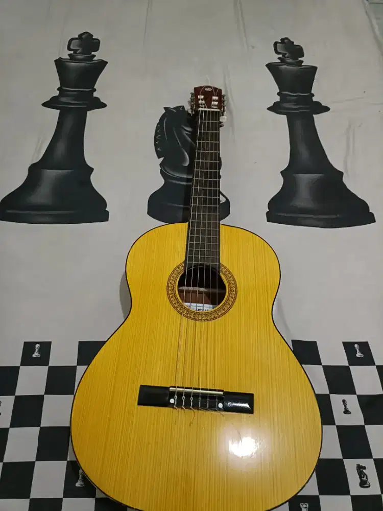 GITAR CLASSIC NYLON LIKE NEW