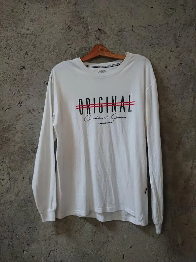 kaos cardinal preloved