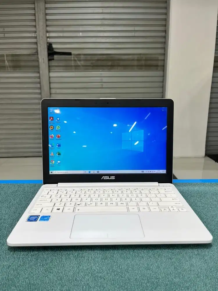 Asus VivoBook E203MAH