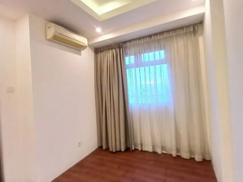 DIJUAL CEPAT Apartemen grand emerald 1BR sudah SHM posisi HOOK