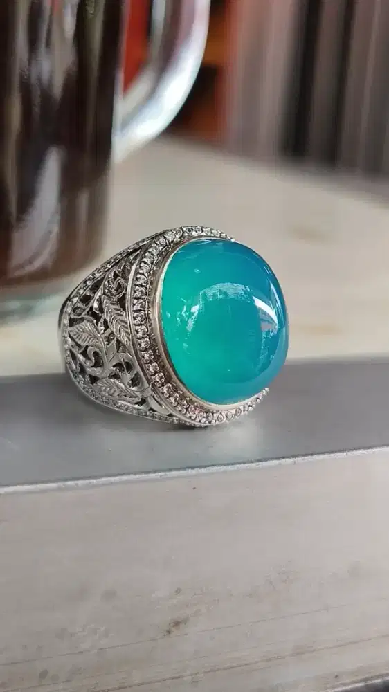 Batu Bacan Doko kristal Biru metalik HQ satu warna