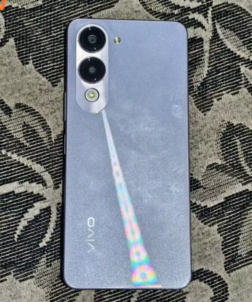 Vivo y04s 4/64 hp casan minus pemakaian