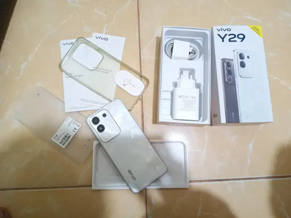 Vivo Y29 8/256 warna putih