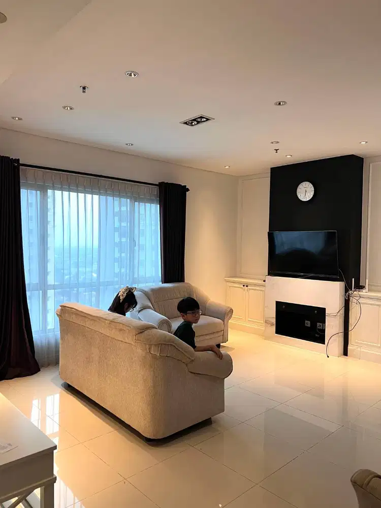 DISEWAKAN APARTEMEN WATERPLACE 3BR PRIVATE LIFT FULL INTERIOR