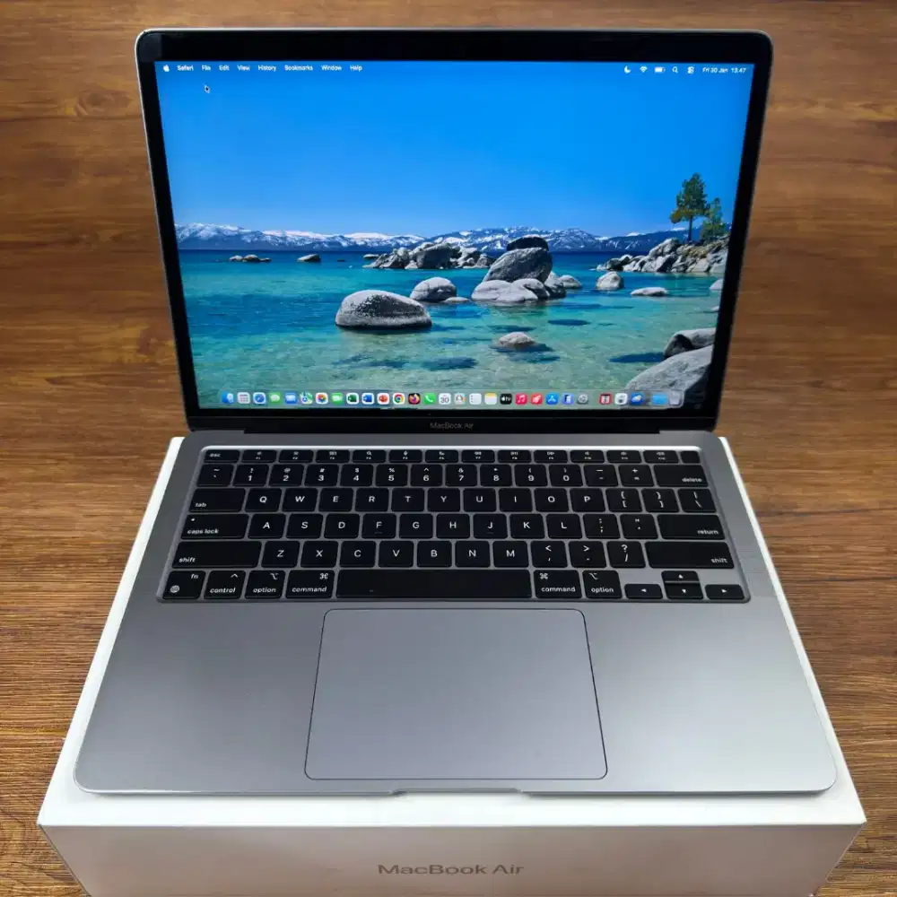 Macbook air m1 2020 ram 8gb ssd 256gb fullset bisa cod