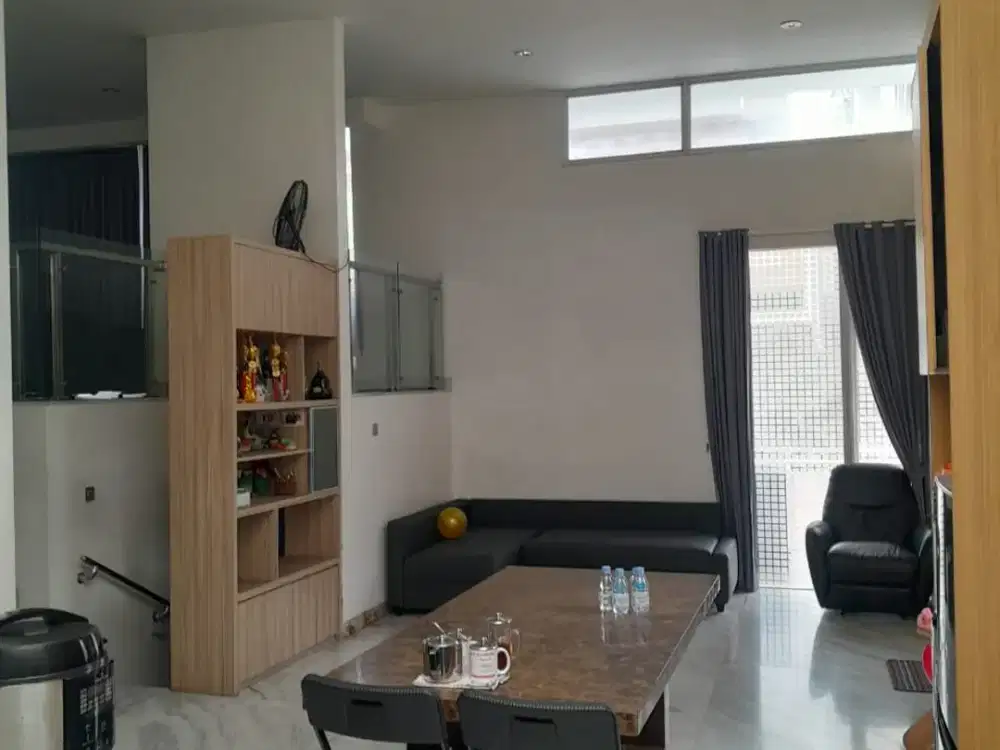 DIJUAL RUMAH HOOK FULL MARMER SEMI FURNISH HARGA PALING MURAH DI CITRA GARDEN 7