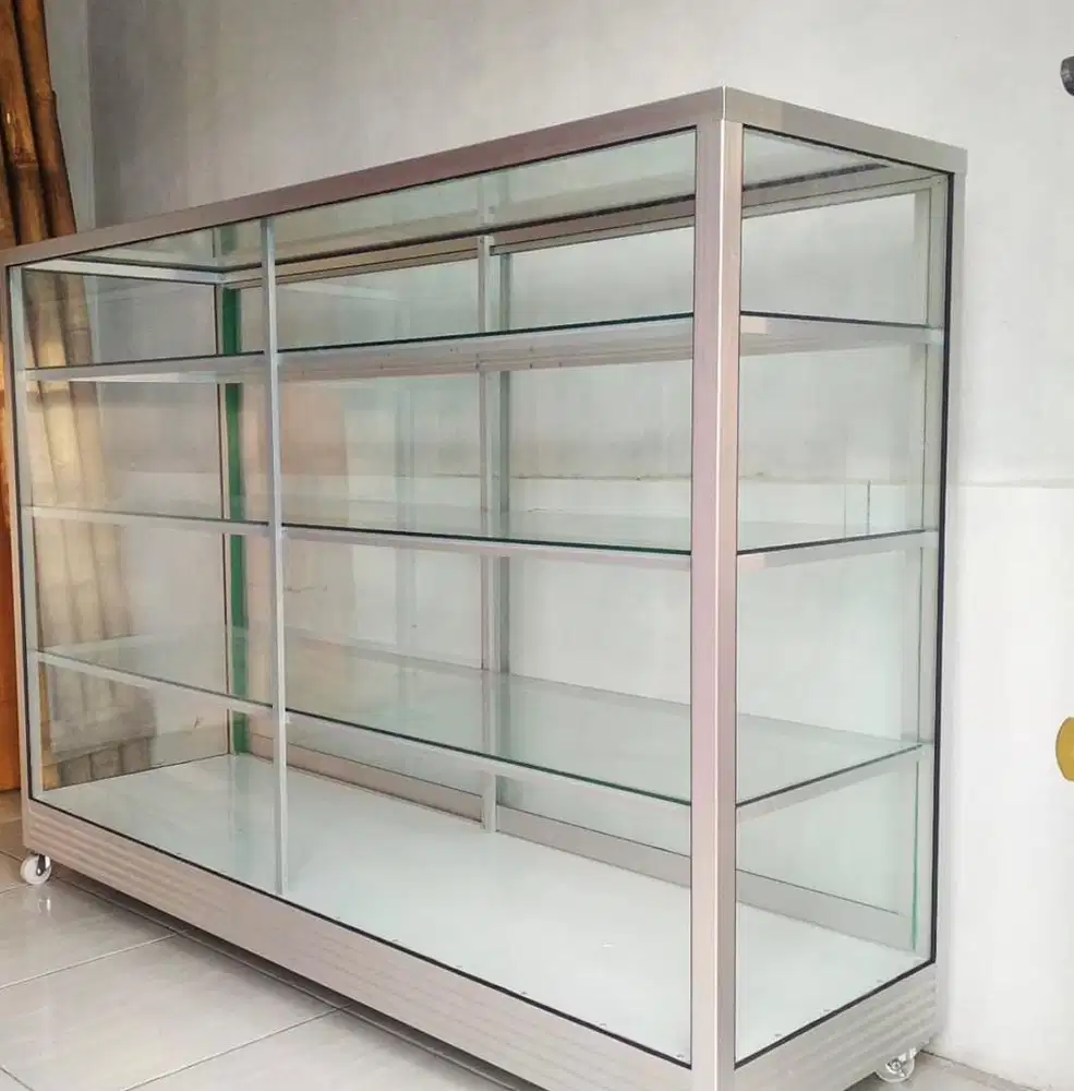 Etalase bekas toko alat tulis