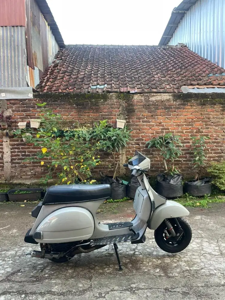 Vespa Excel 150