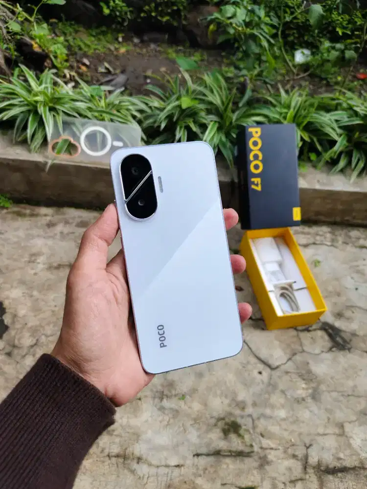 Poco F7 12/512gb