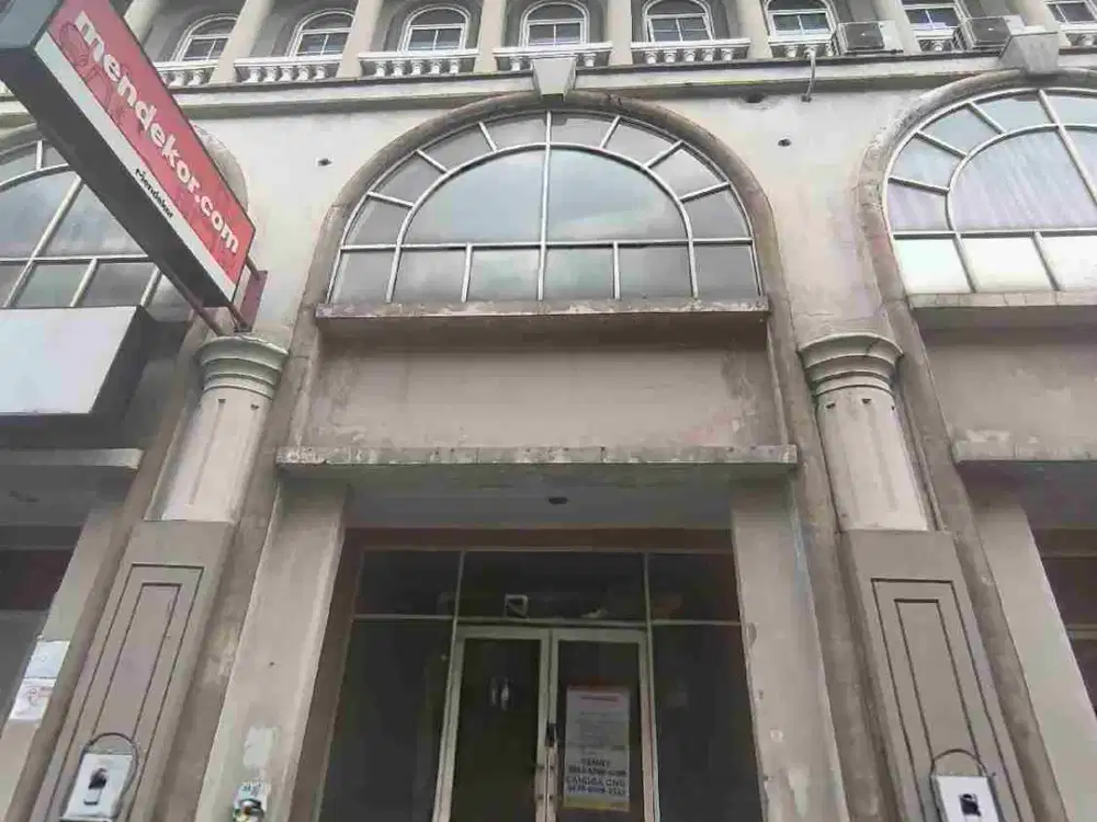 Di jual ruko komersil 4 lantai siap pakai di green lake