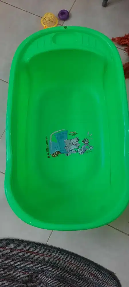 Bak bayi balita mandi ember