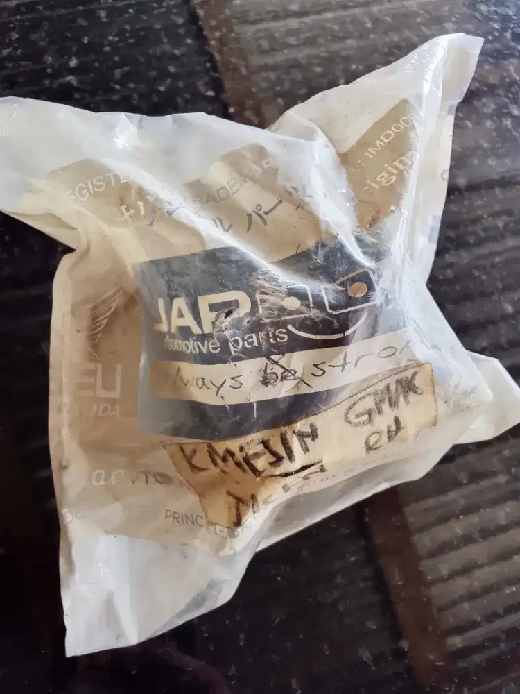 Engine Mounting RH Grand max