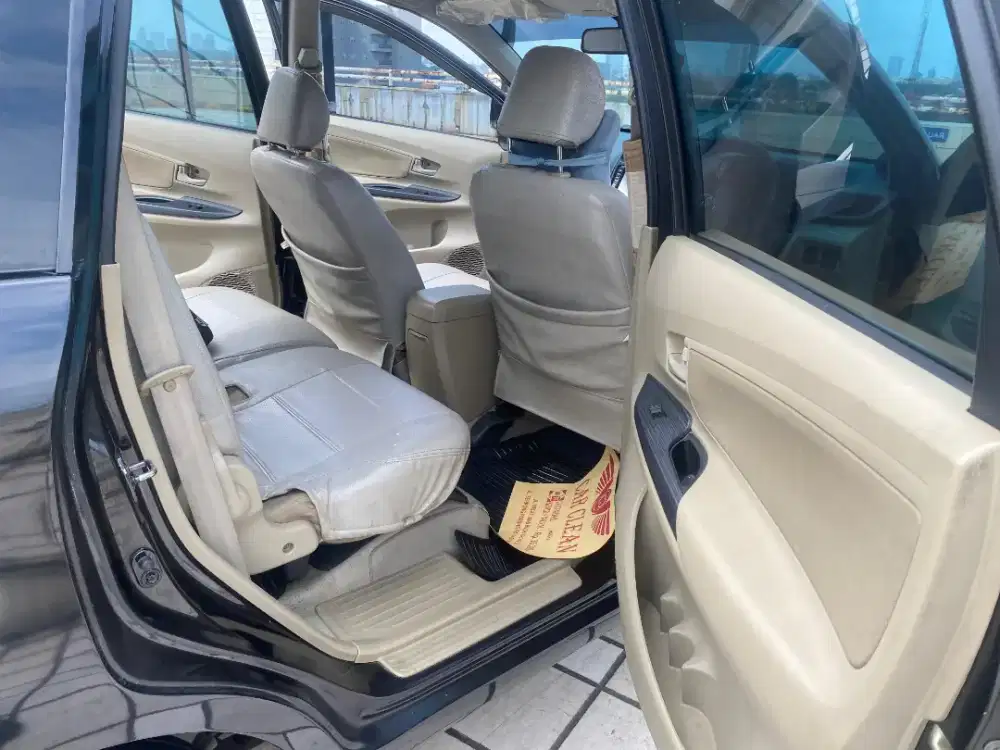 Toyota Avanza G Manual Hitam 2012