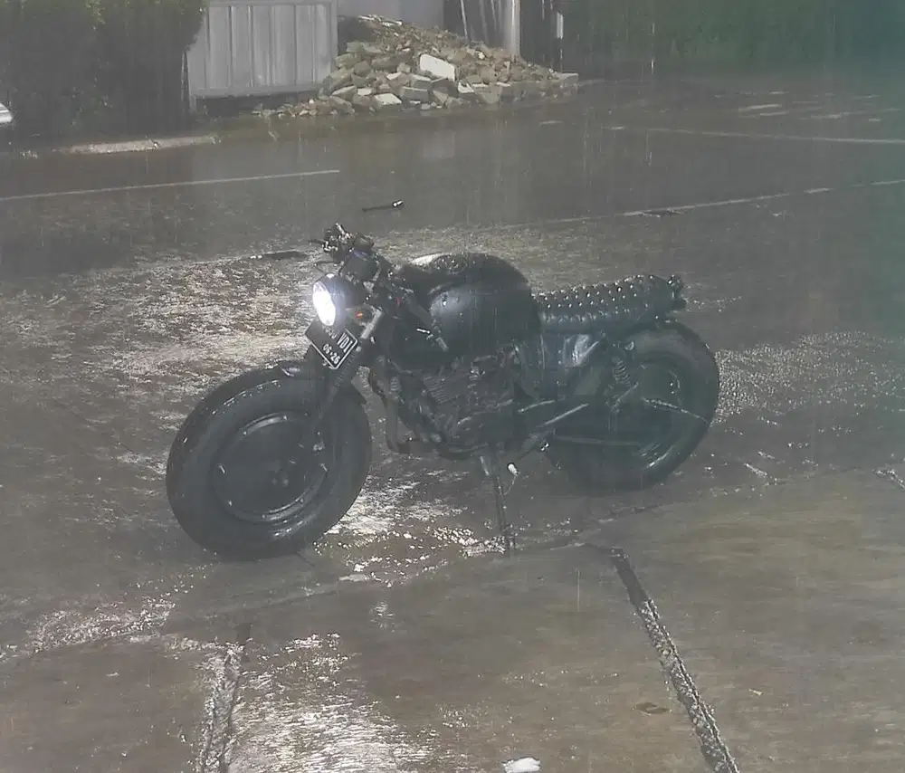 Jual Motor Custom Pulsar Bratstyle 220 CC