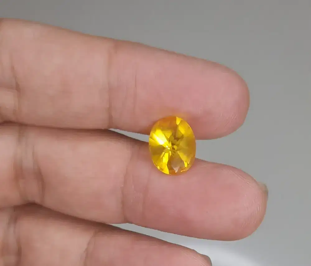 NATURAL YELLOW TOPAZ