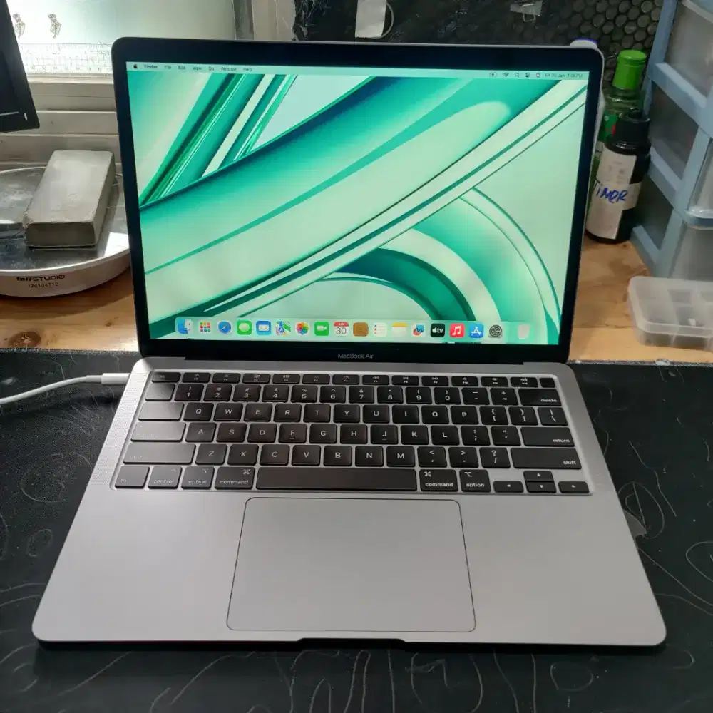 Di Jual Macbook Air 2020 13inci i3 8/128 ssd