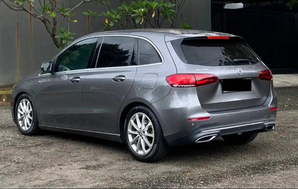 TDP 10 JUTA Mercy B200 1.3 AT 2019 Progressive Line (W247) KM 20rb