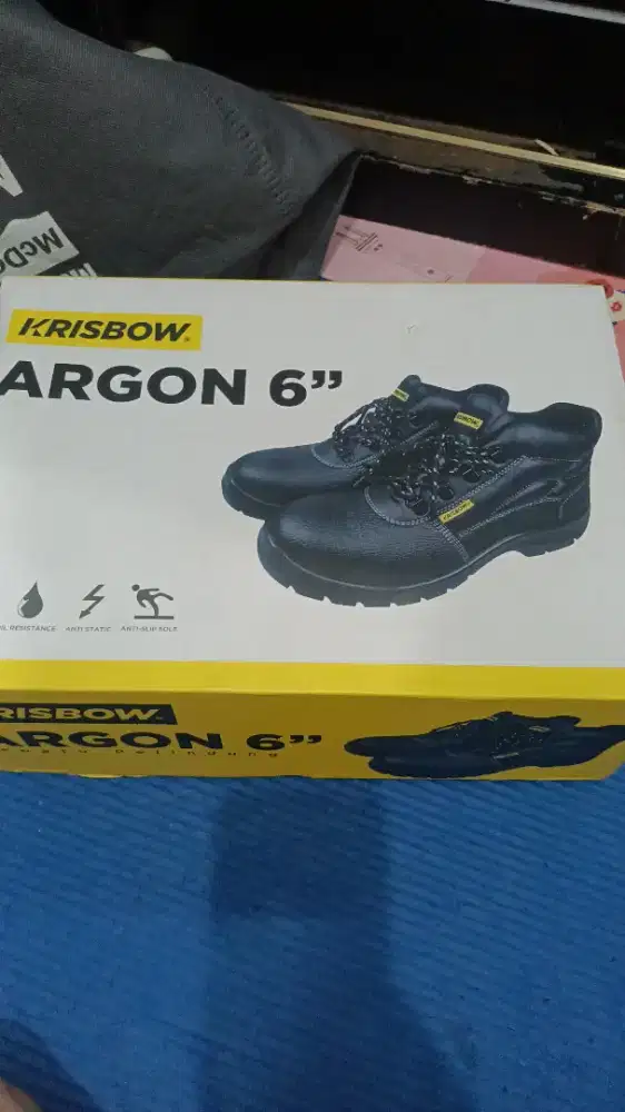Sepatu septy baru ukuran 42