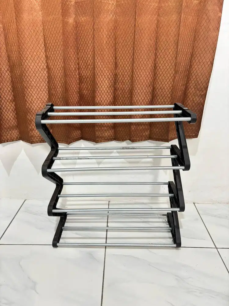 Rak sepatu 4 tingkat preloved/bekas