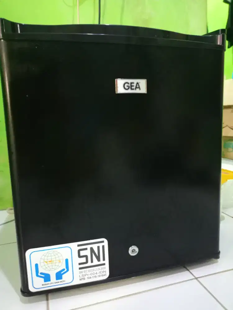 GEA mini bar kulkas