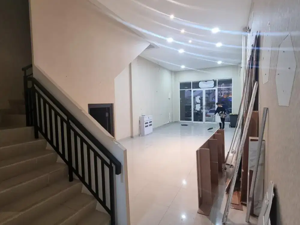 Dijual/Disewakan Ruko Golf Island Boulevard Blok C Uk.4,5x15m2 Kosongan