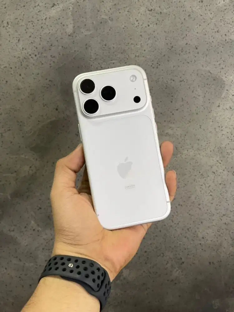 IPHONE 17 PRO 256GB SILVER IBOX GARANSI PANJANG!!