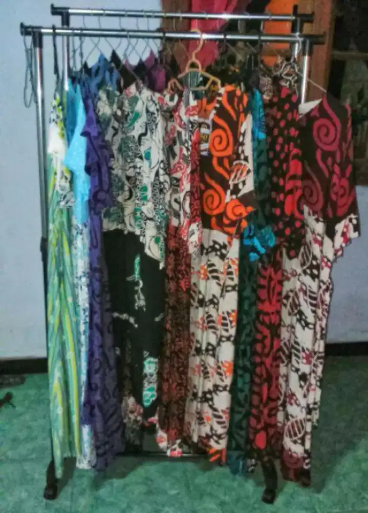 Jemuran gawang baju pakaian dengan roda