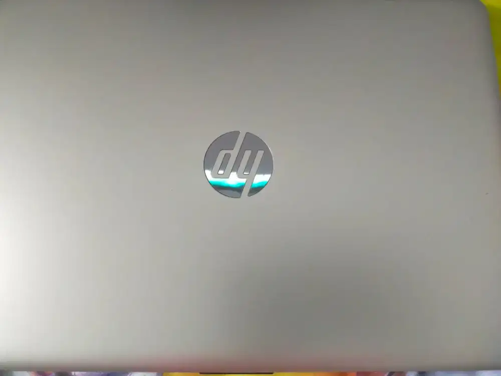 Laptop merk hp..second