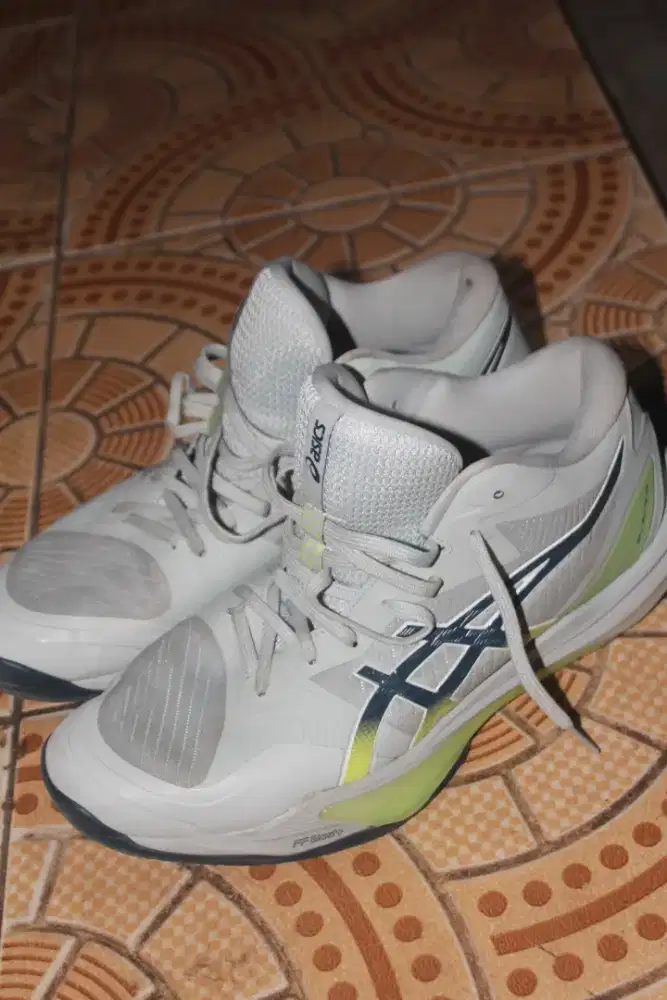 Sepatu voli Asics sky elite ff mid original
