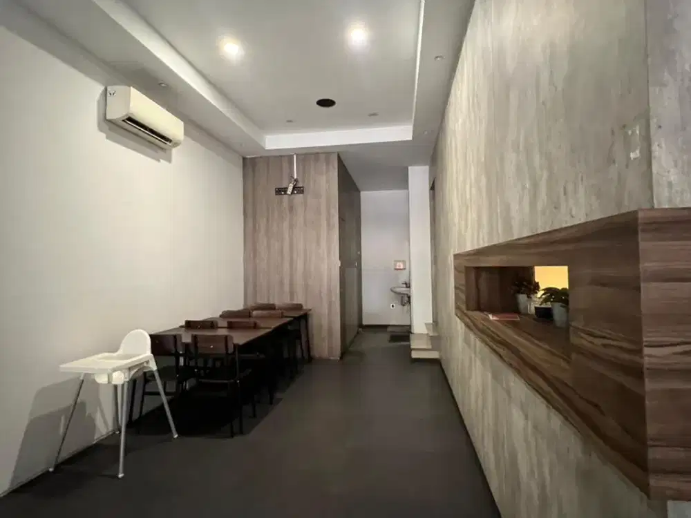 Dijual Ruko di Green Lake City Uk.4,5x15m2 Sudah Renov Hadap Boulevard Jalan