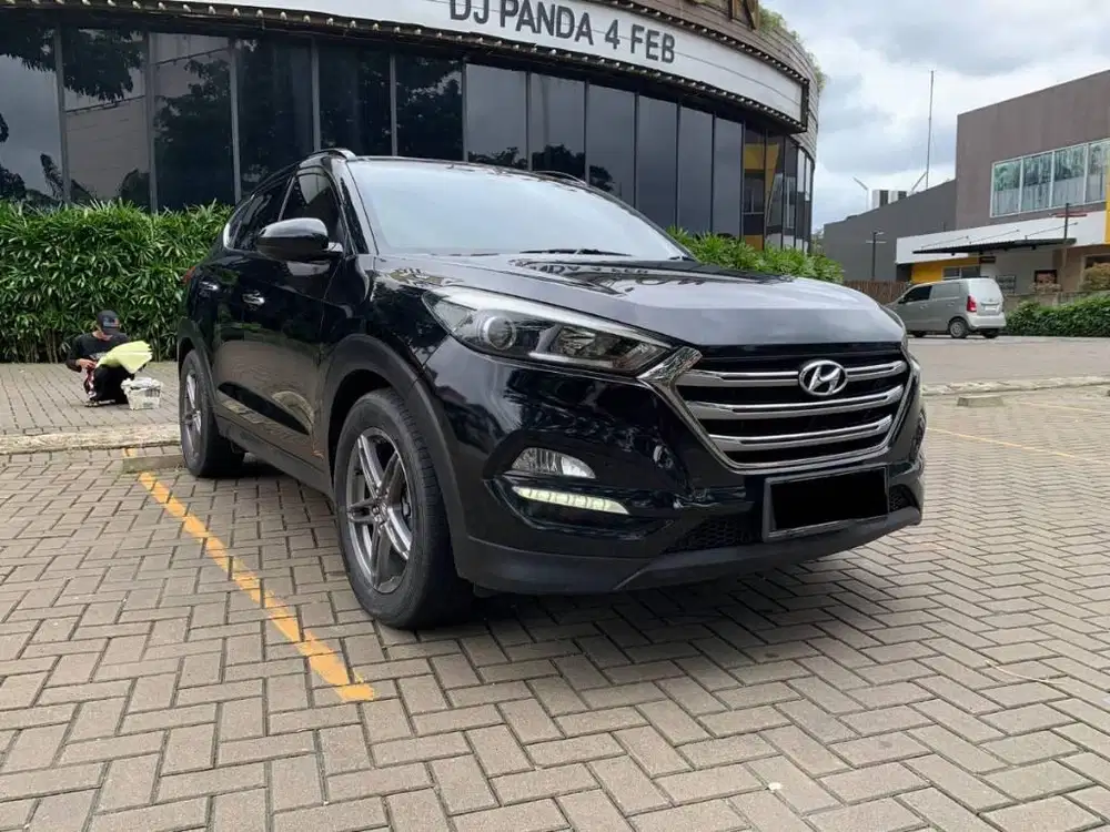 HYUNDAI TUCSON XG 2.0 BENSIN AT 2017 HITAM KM 89RB