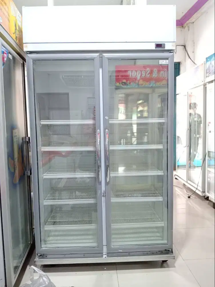 Showcase bekas murah merk GEA kapasitas 1000L