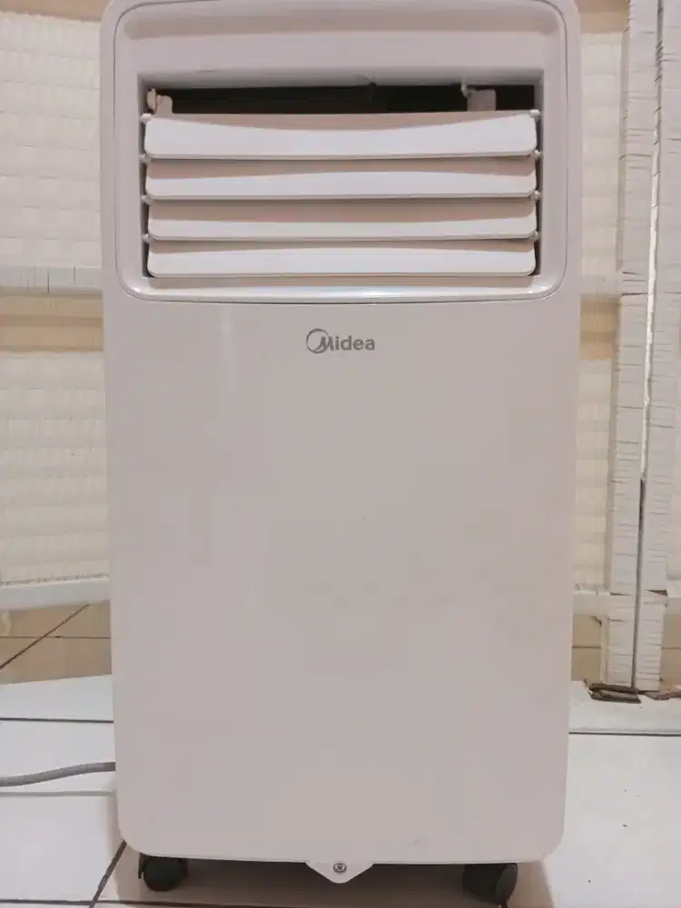 AC Midea 1/2 PK portable