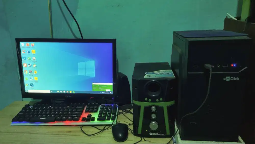 1 Set komputer ( Monitor + CPU )