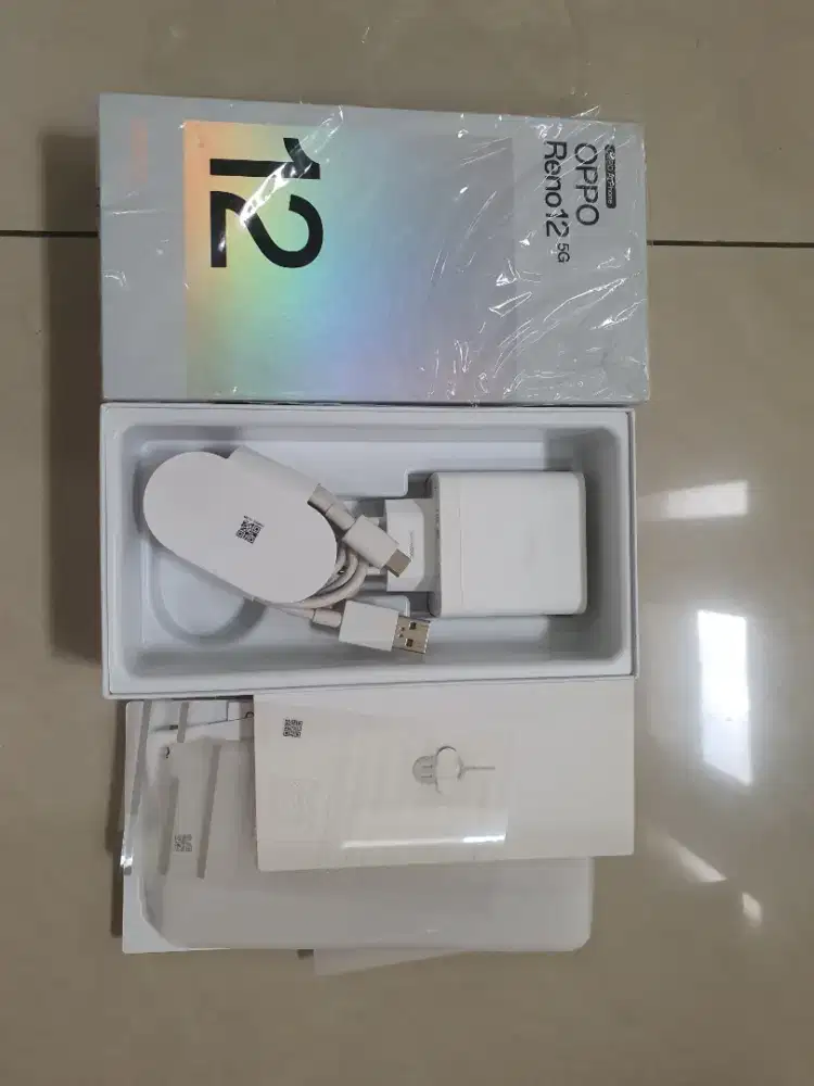Oppo Reno 12 5G ram 12/256gb grs resmi Oppo istimewa lengkap
