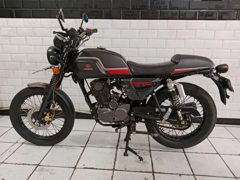 Dijual cepat benelli motobi 152cc 2022 surat lengkap