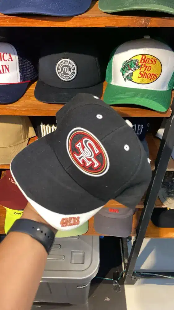 Topi San Fransisco Hitam