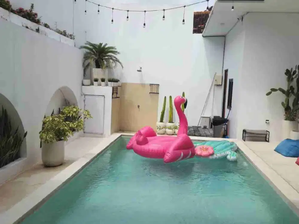 dijual villa lantai 1 sytle mediteranian kerobokan